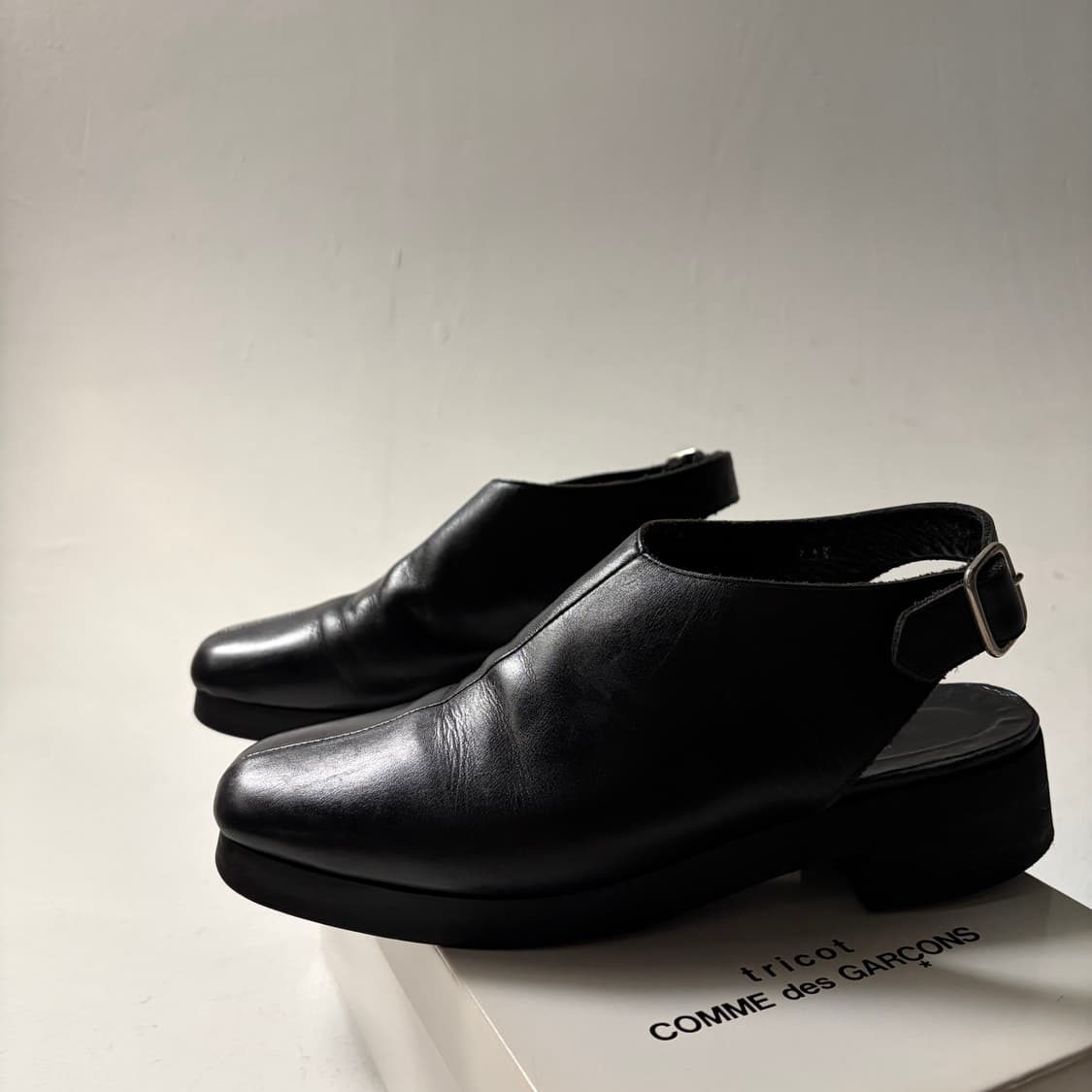Minimal Leather Slingback Shoes 상품이미지4