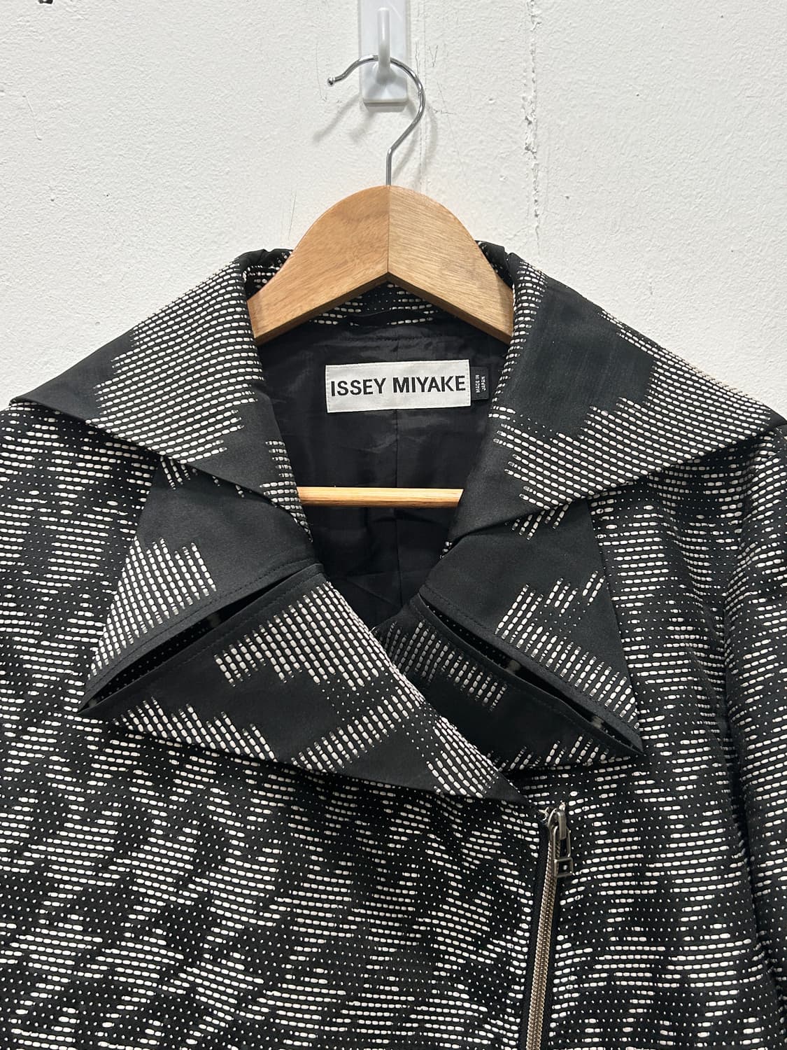 이세이미야케 자카드 패턴 집업 코트 55사이즈 상품이미지4