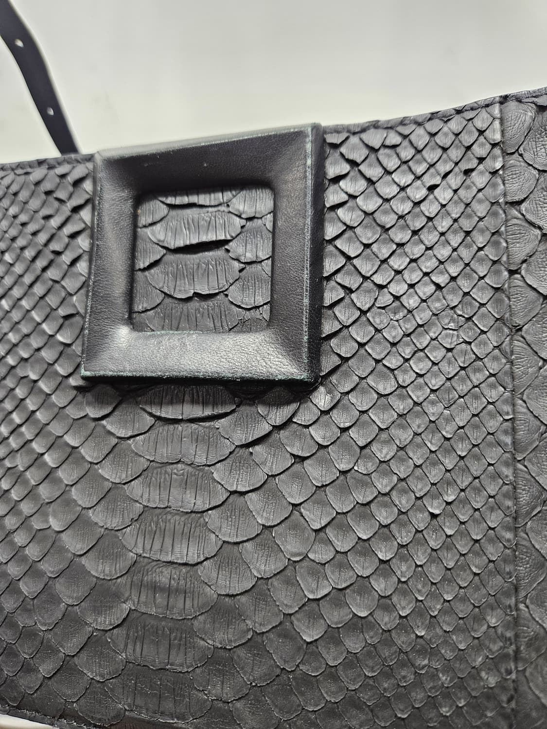 루즈앤라운지(rouge&lounge) 스퀘어 뱀피무늬 클러치겸 숄더백 상품이미지3