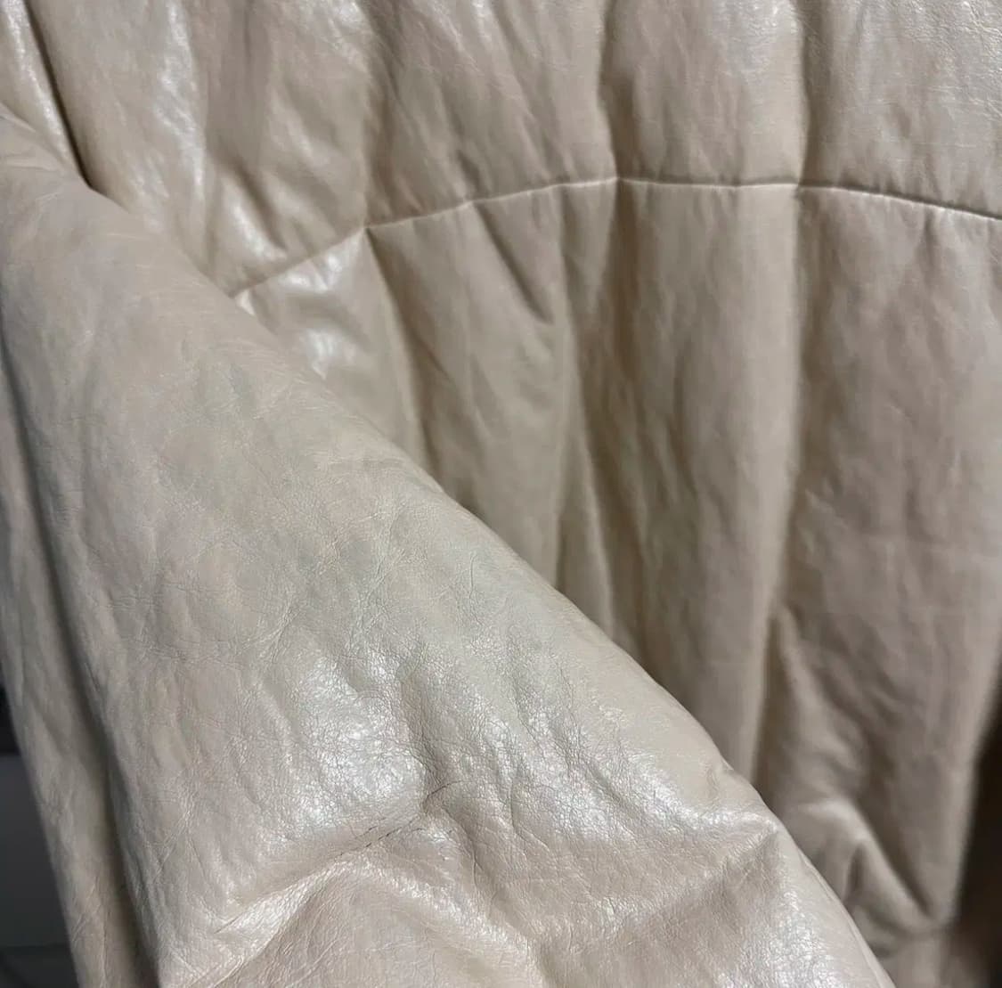 위아 레더 누빔 셔츠 패딩자켓 베이지 아이보리 상품이미지6