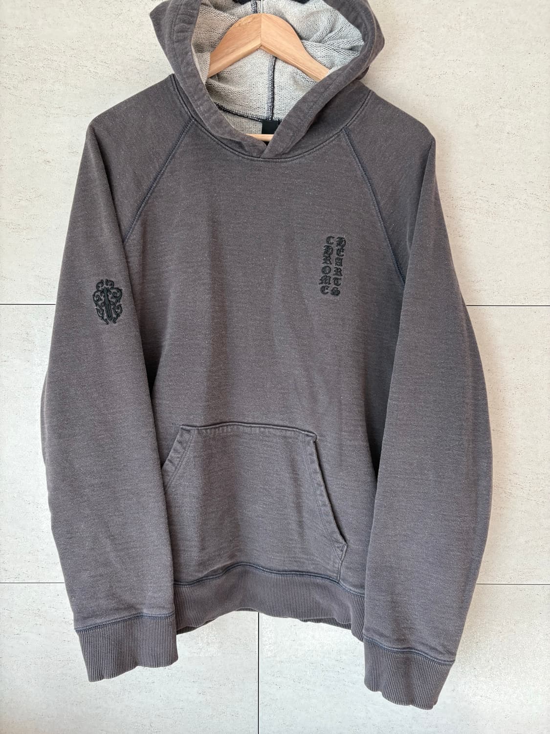 [L] 크롬하츠 바인대거 자수 후드티 상품이미지1