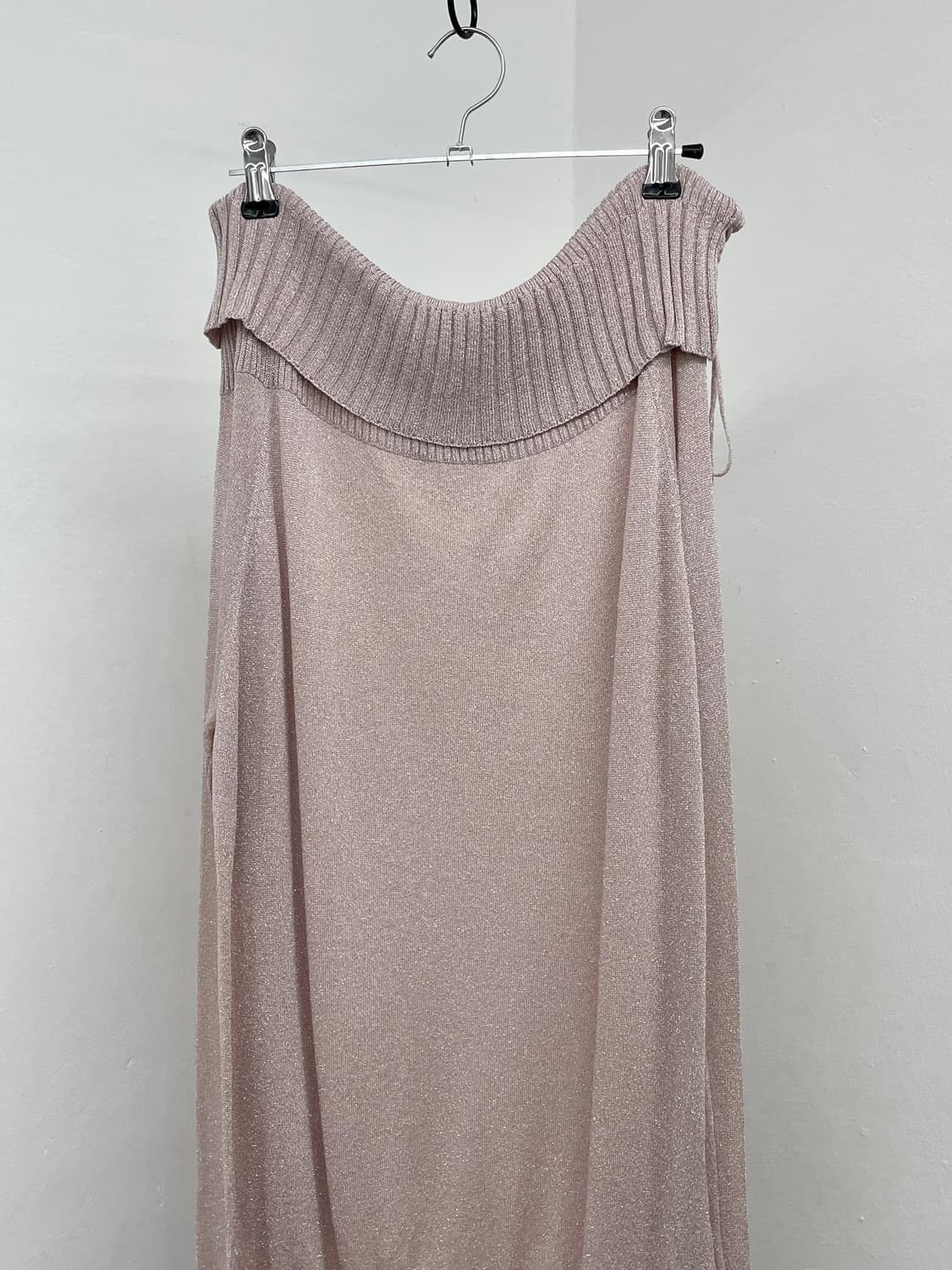 미쉘클랑 핑크 글리터 아일렛 오프숄더 니트 상품이미지5