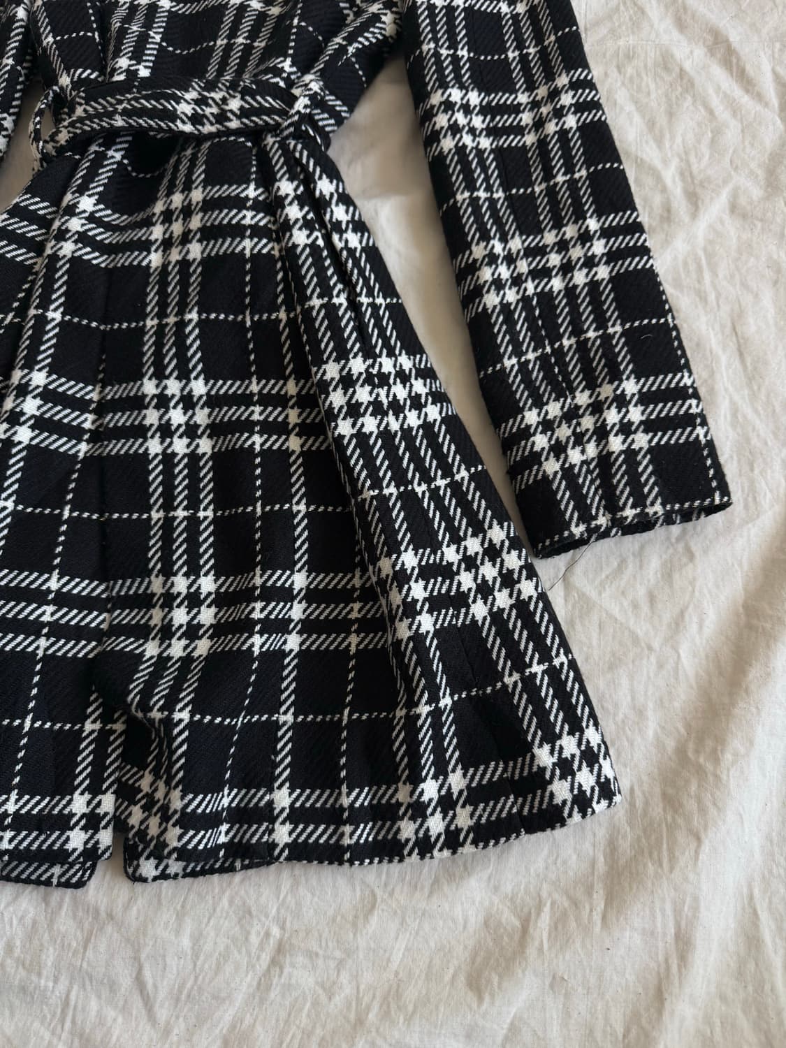블랙 캐캐체 로걀 오네갸루 하운드 체크 롱 코트  상품이미지6