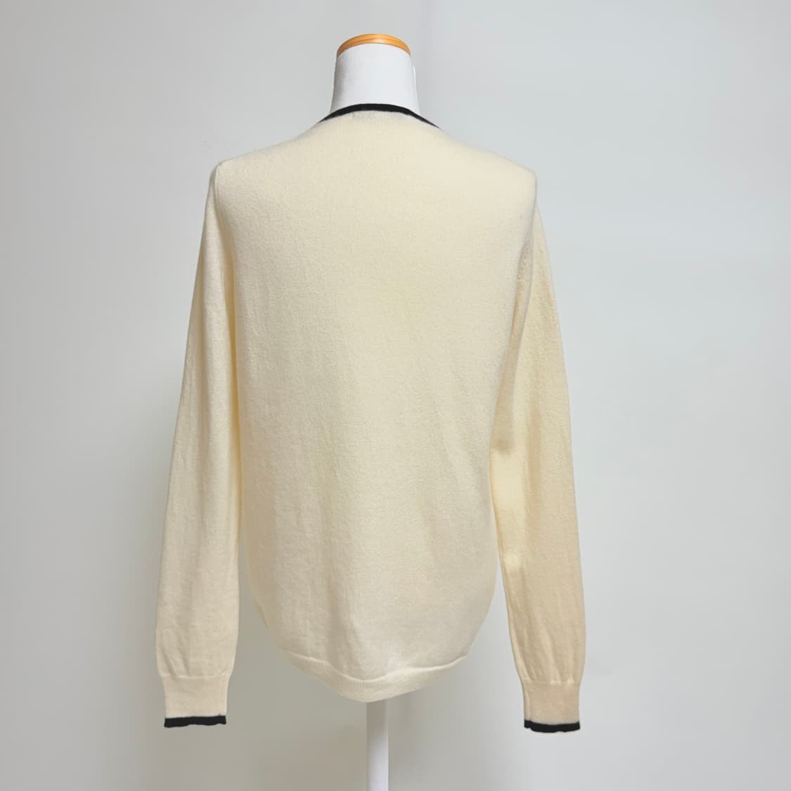 [캐시미어 100%] 유니클로 아이보리 블랙 배색 가디건 L 상품이미지3