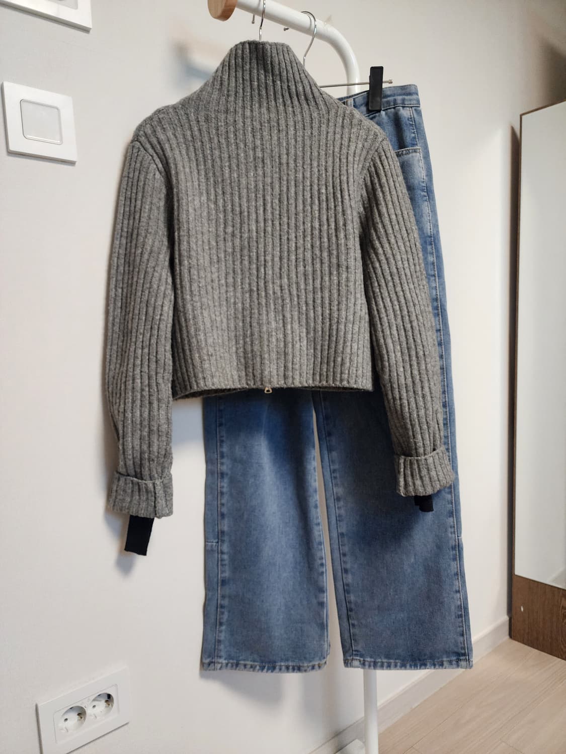 에이세컨즈 골지 니트 짚업 가디건티 상품이미지3