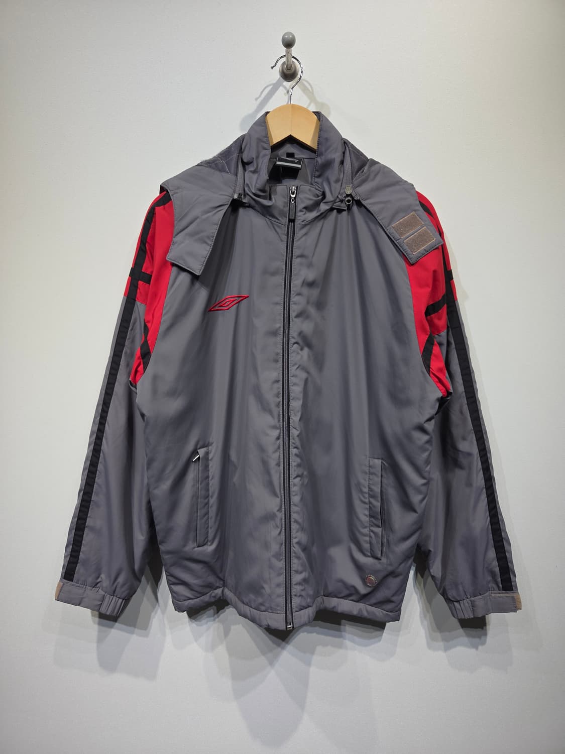 엄브로(UMBRO) 퀼팅 안감 후드 배색 자켓 상품이미지2