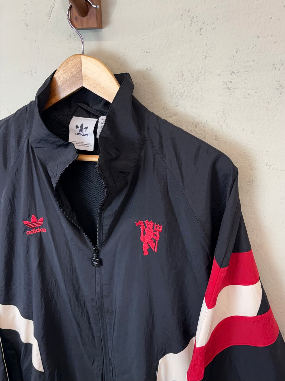 아디다스 맨체스터 유나이티드 바람막이 상품이미지4