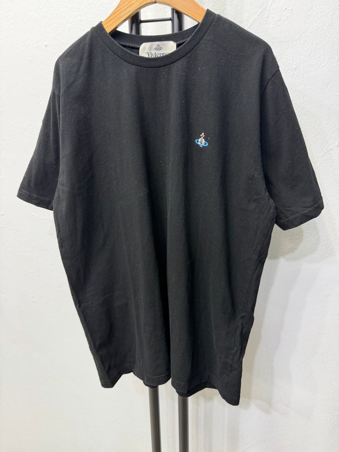 정품) 비비안웨스트우드 여성 블랙 반팔티 M 상품이미지3