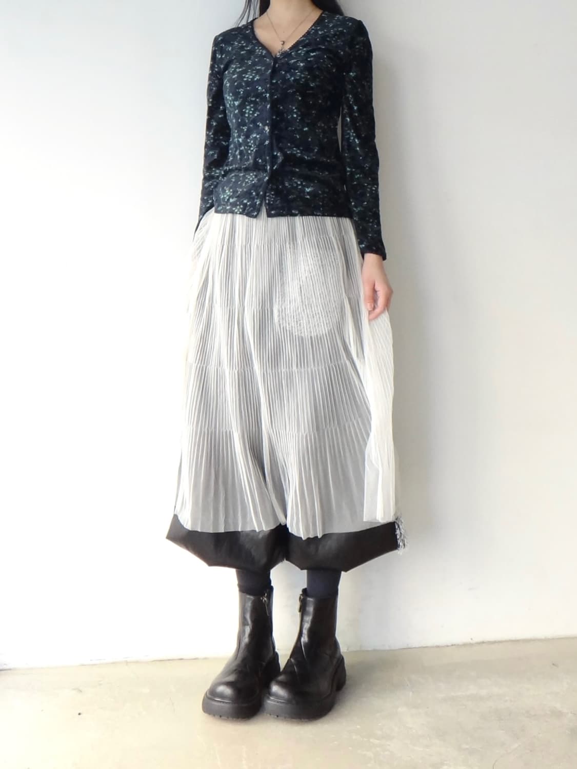 NICE CLAUP flower velvet v-neck top 상품이미지5