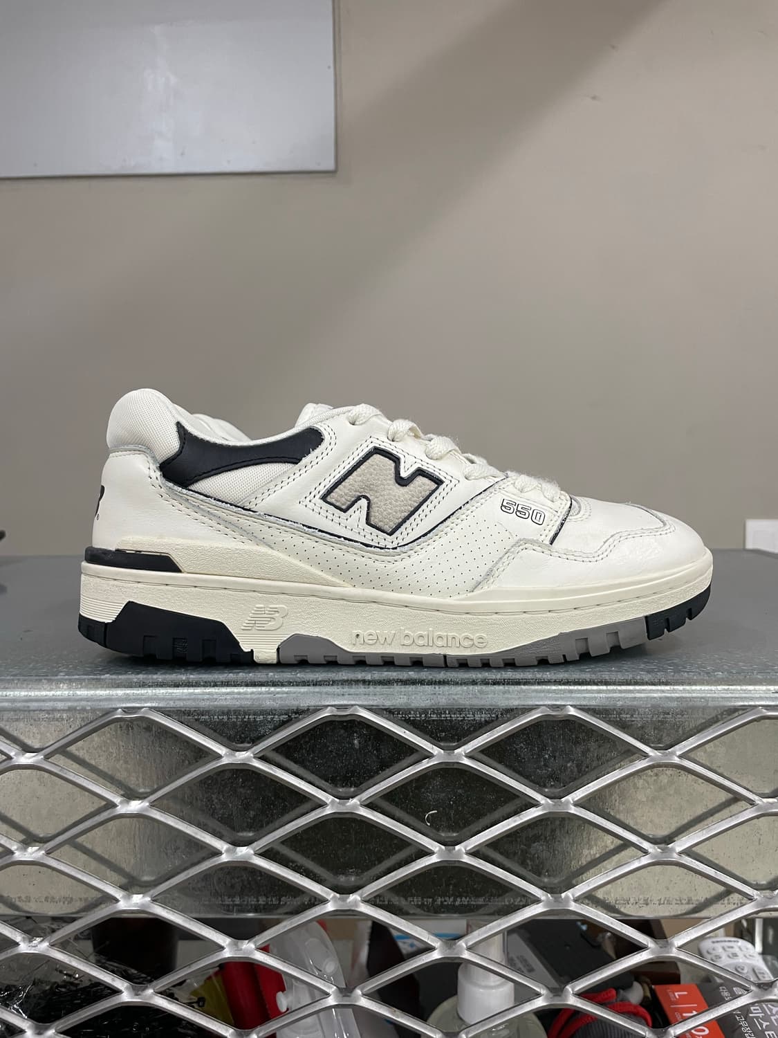 뉴발란스 550 화이트 블랙 255 상품이미지4