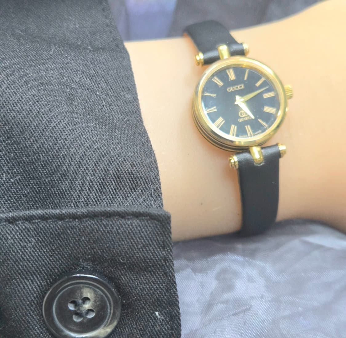 구찌 셰리라인 블랙 쿼츠 시계 상품이미지4