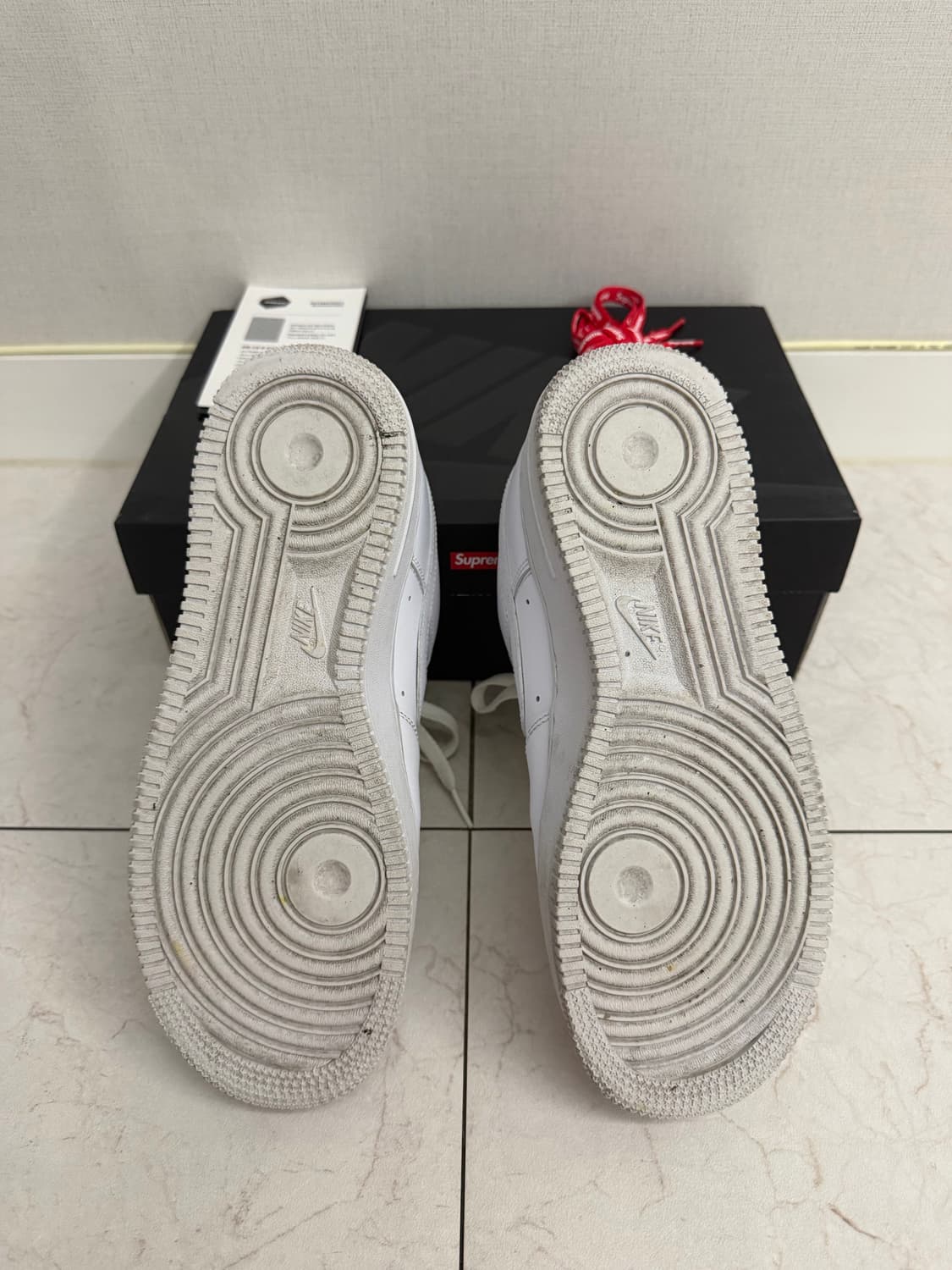 나이키 슈프림 에어포스 1 로우 화이트 250 상품이미지6