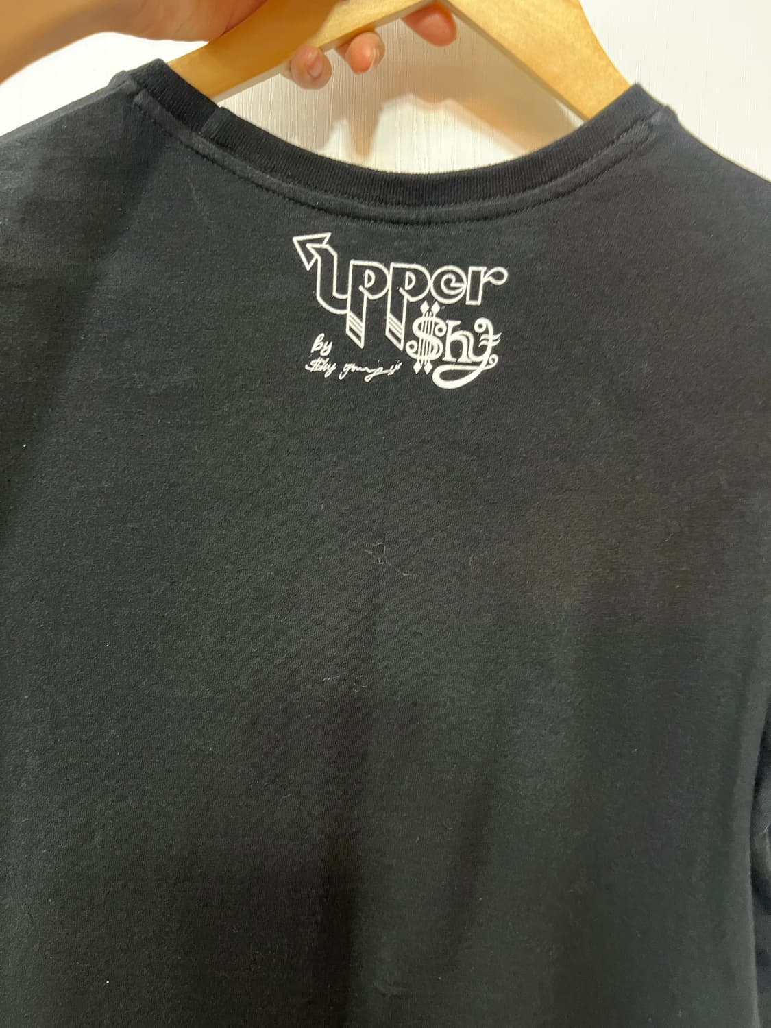 UPPERSHY 블랙 티셔츠 상품이미지3