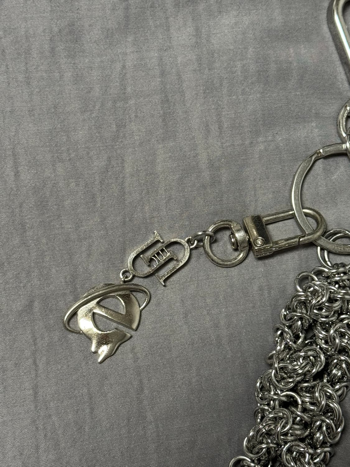 [OS] 언더마이카 리키에너스 체인 다운 블루 - 23SS 상품이미지3