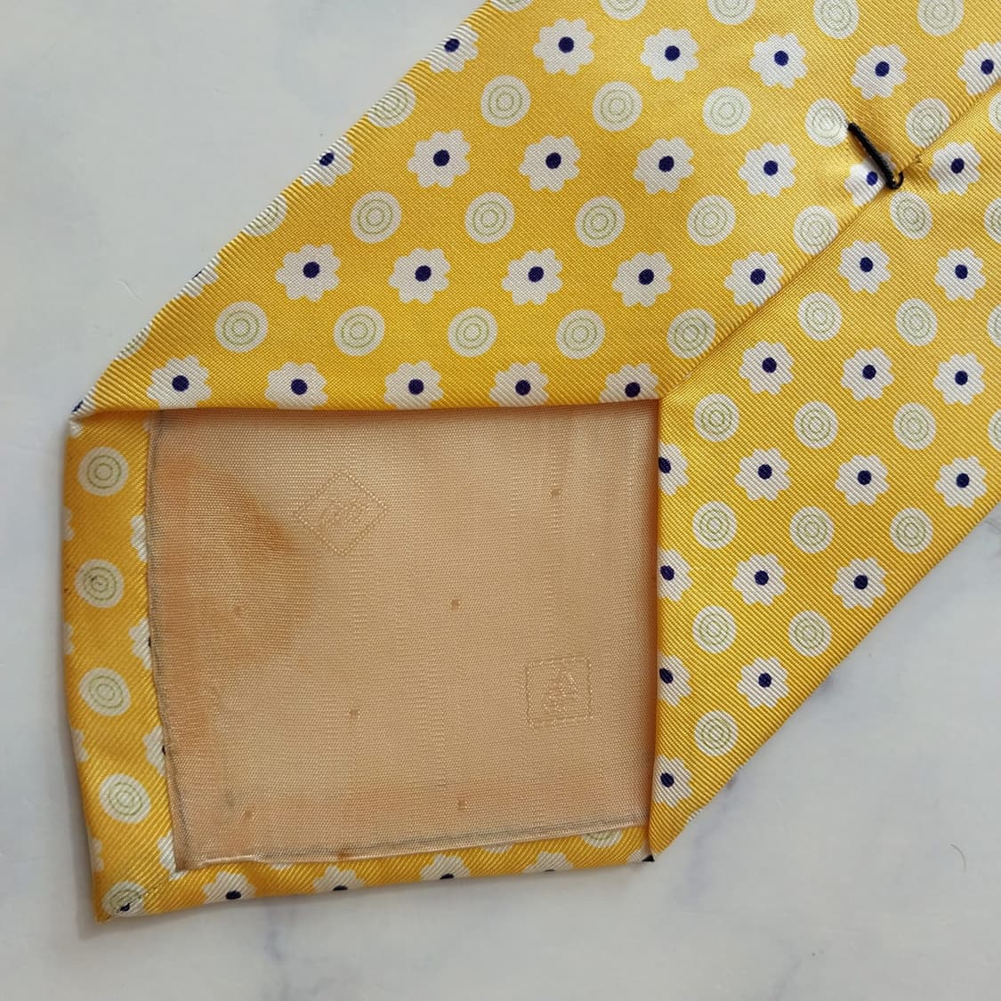 발망 실크 옐로우 플라워 패턴 넥타이 9.6cm A등급 K1999
 상품이미지5