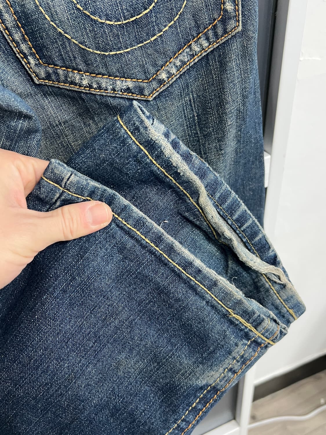 True Religion 트루릴리전 스터드 부츠컷 나팔핏 데님 팬츠 상품이미지3