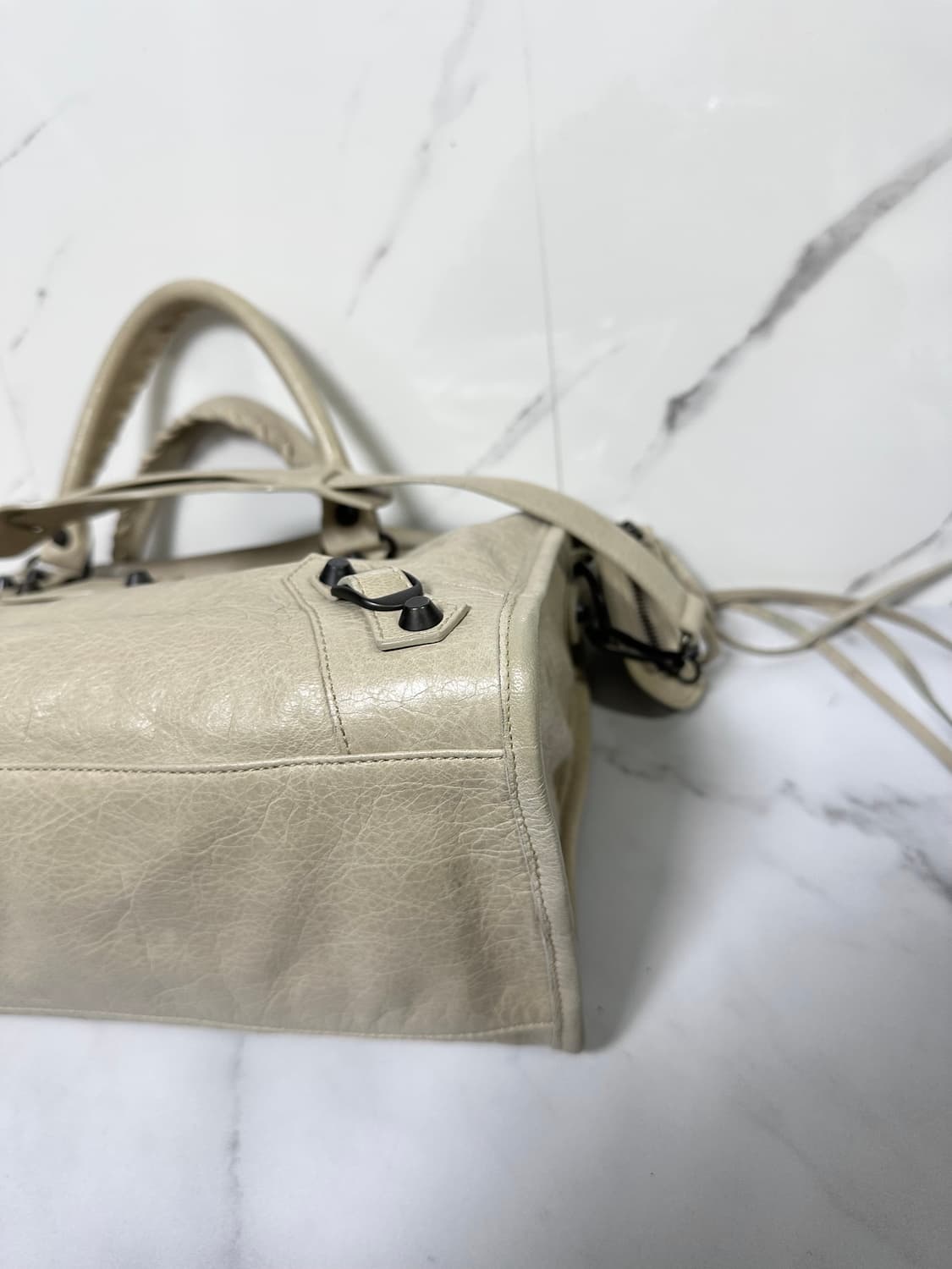 [A+ 정품] 발렌시아가 시티 모터백 미디움 아이보리 상품이미지6