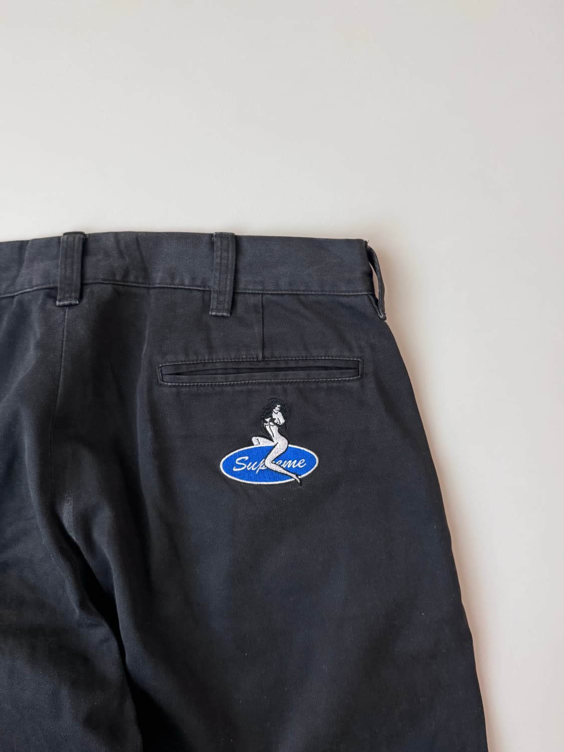 슈프림 핀업 치노 팬츠 블랙 상품이미지1