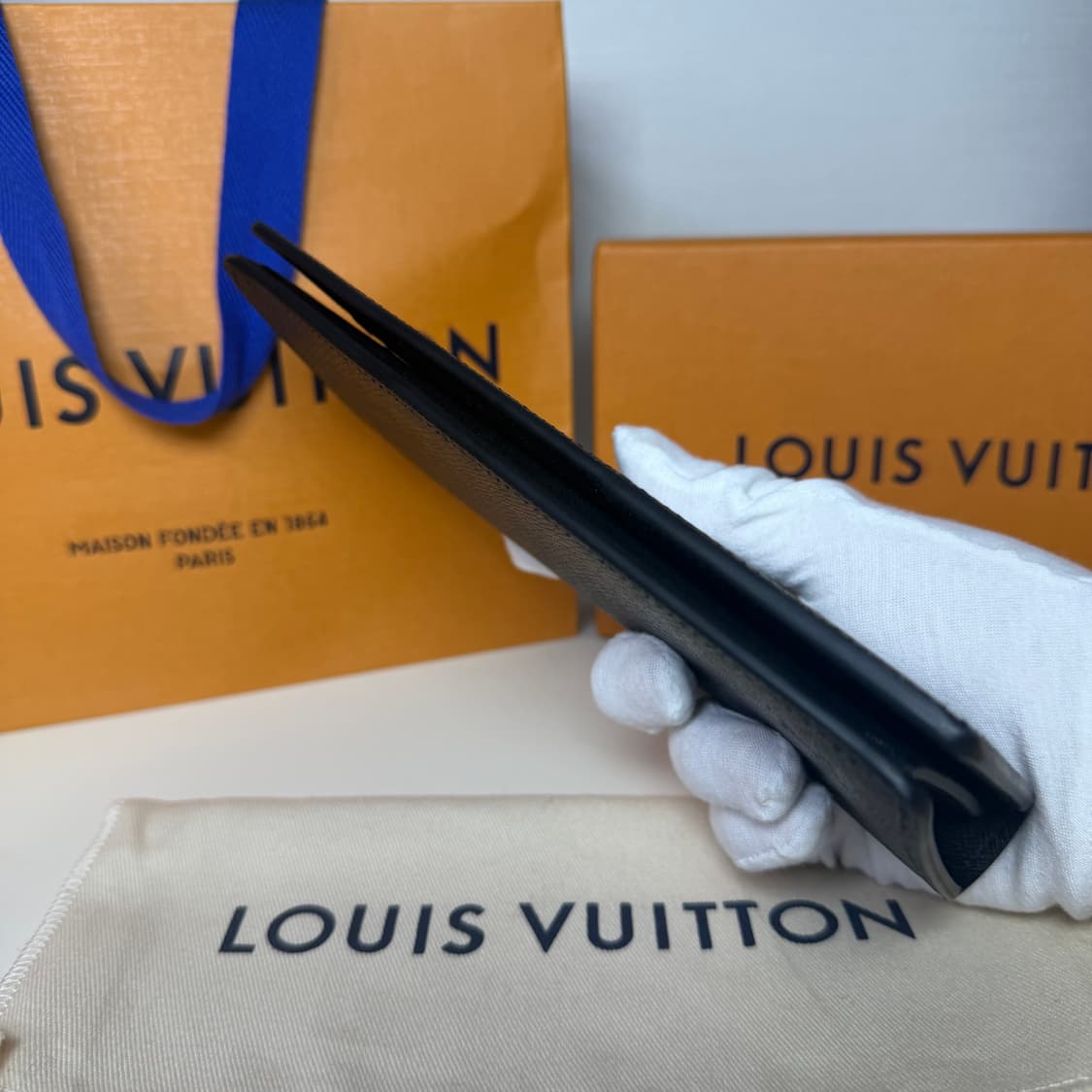 [정품/새상품] 루이비통 타이가 레더 브라짜 장지갑 상품이미지4