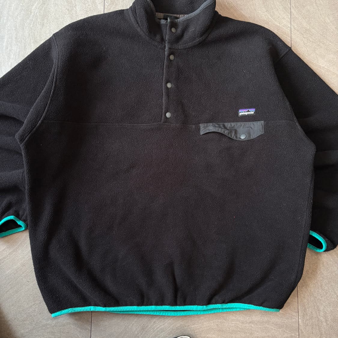 파타고니아 정품 블랙 신칠라 스냅티 상품이미지4