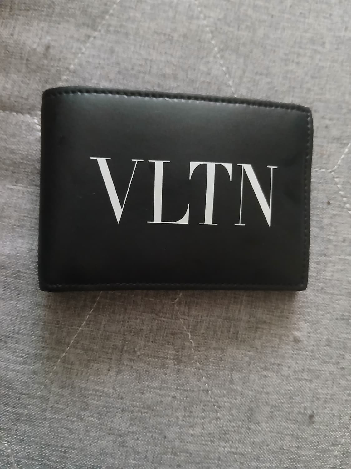 발렌티노 VLTN 지갑 보증서 풀박스 상품이미지1