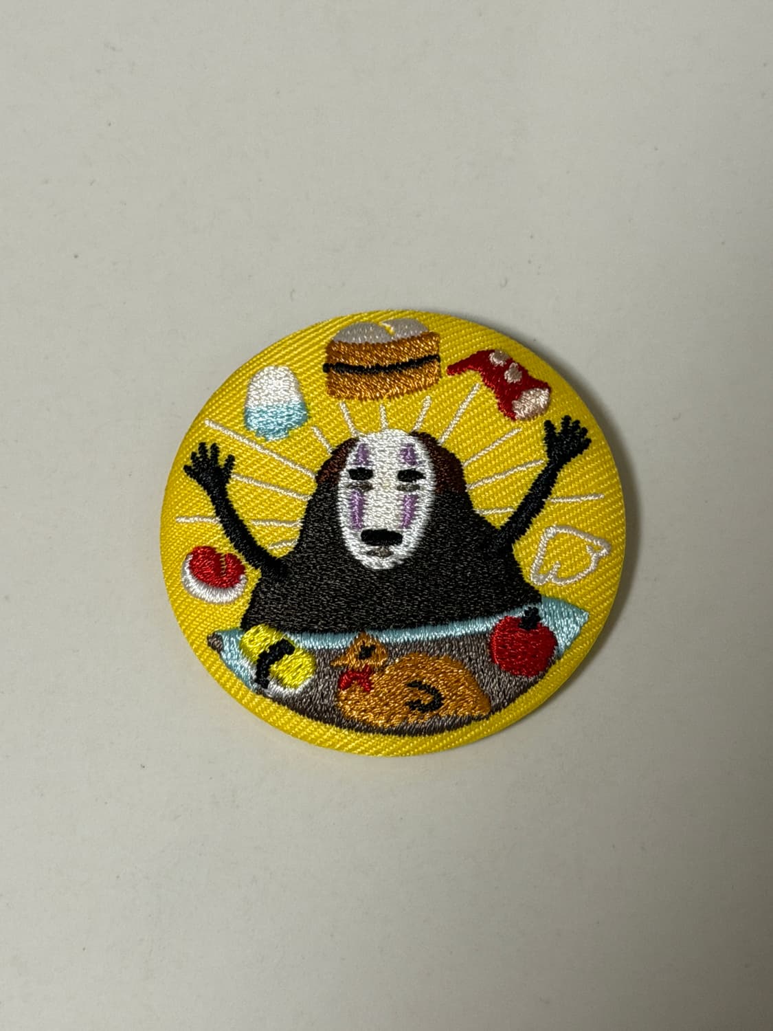 센과 치히로의 행방불명 가오나시 자수 브로치 상품이미지1