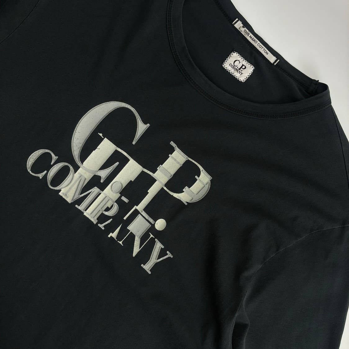 C.P company  씨피하우스 프린팅 로고 블랙 반팔티  상품이미지2