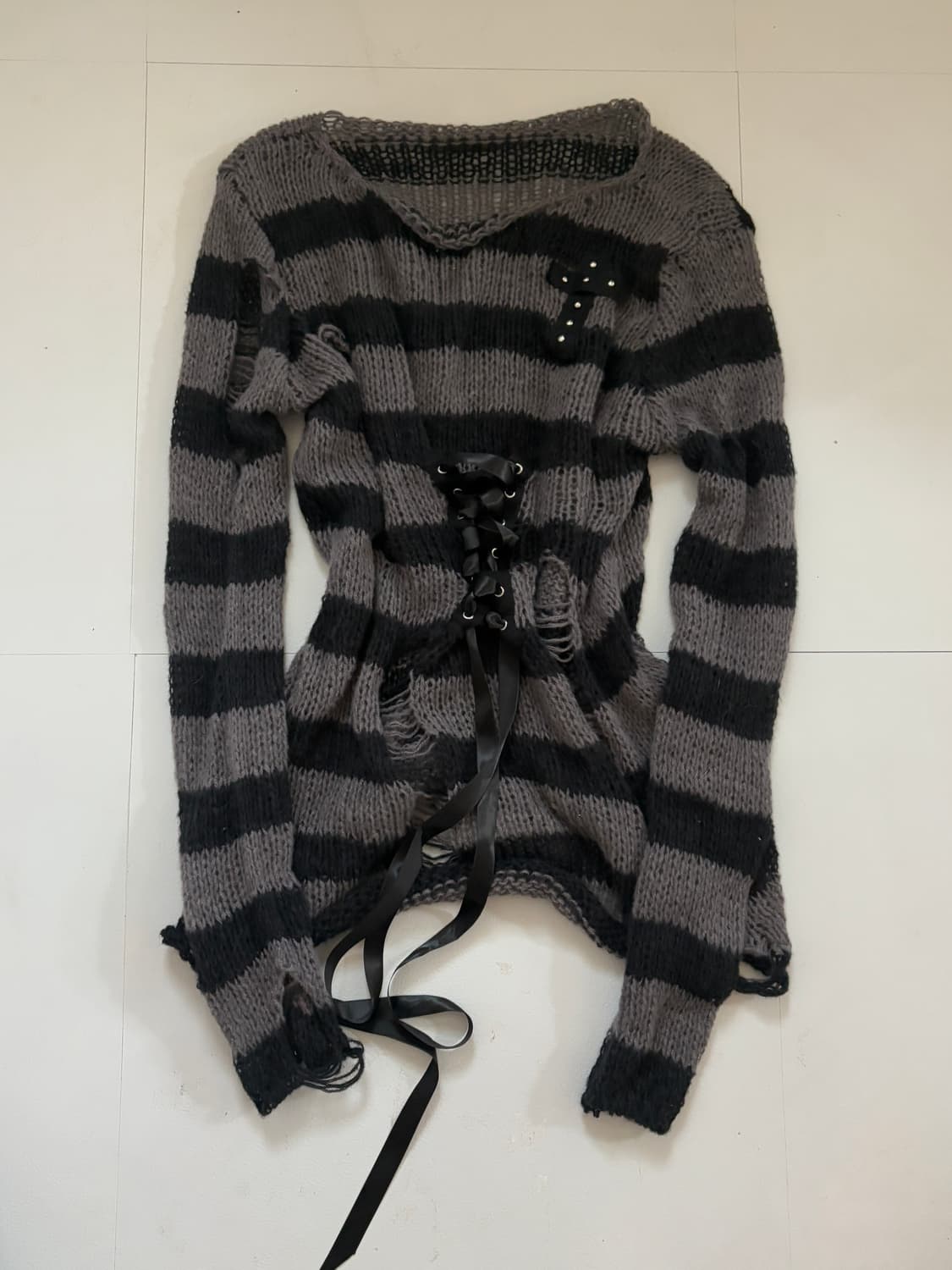 • striped eyelet cross knitwear 상품이미지1