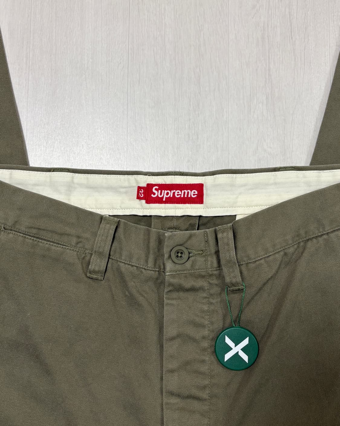 슈프림 23FW 핀업걸 치노팬츠 올리브 (32) 상품이미지2