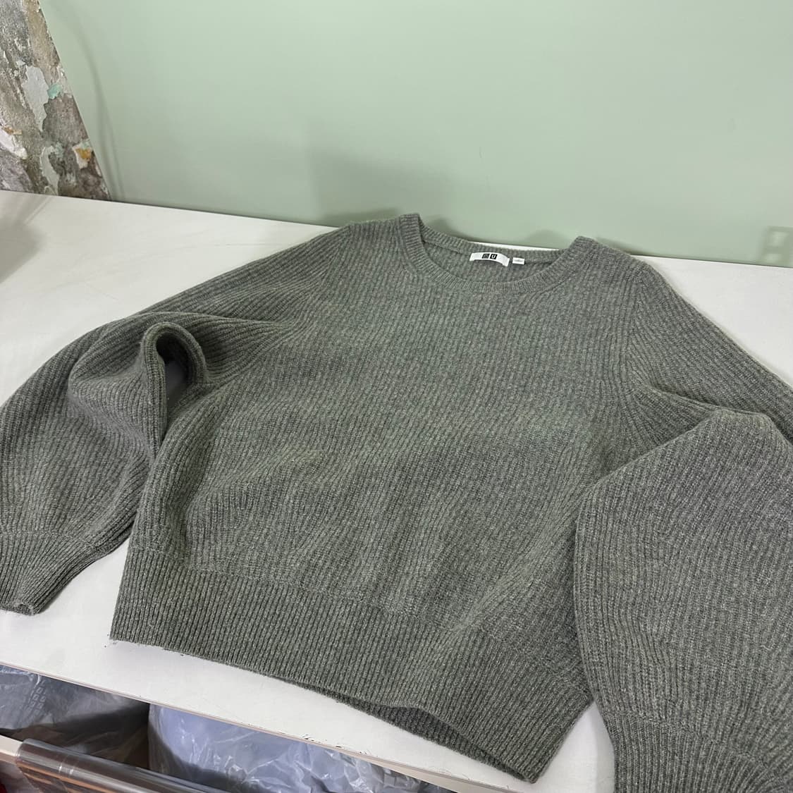 우먼M 유니클로U 루즈핏 암벌룬핏 모100% 라운드니트 상품이미지4