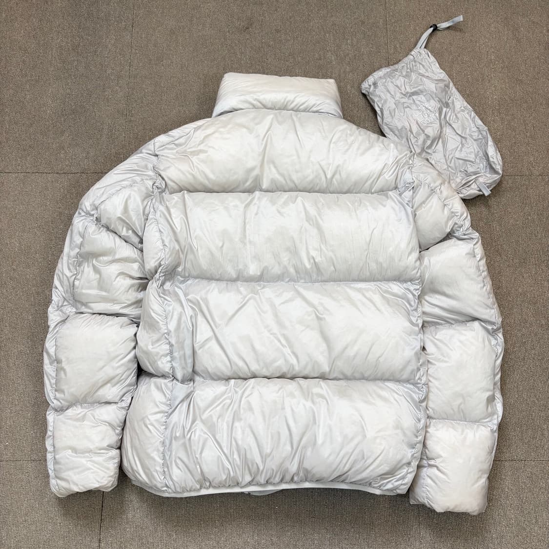 유니클로 울트라 라이트 다운 푸퍼 패딩  상품이미지4