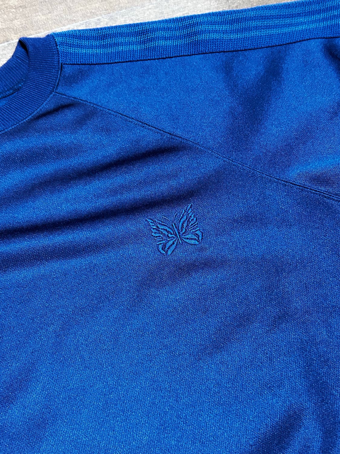 니들스 x Studious 트랙 숏슬리브 크루넥 네이비 상품이미지4