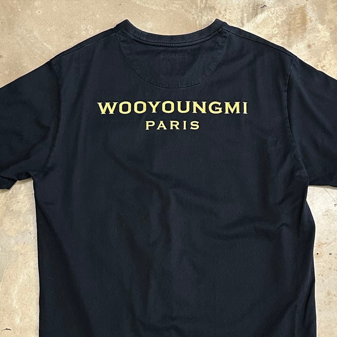 46 우영미 빅로고 블랙 반팔 티셔츠 상품이미지1