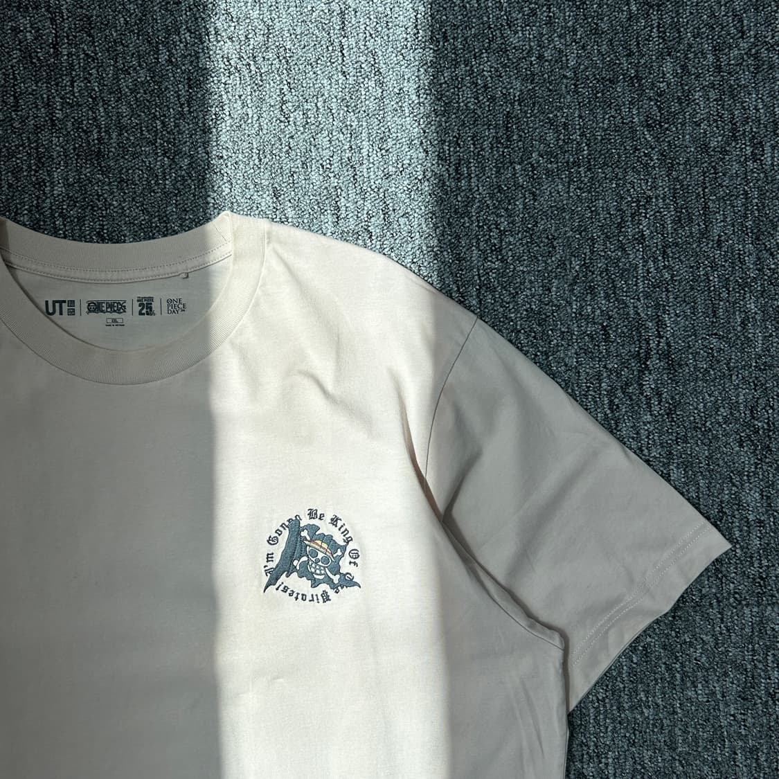 유니클로 x 원피스 25주년 굿즈 티셔츠 상품이미지3