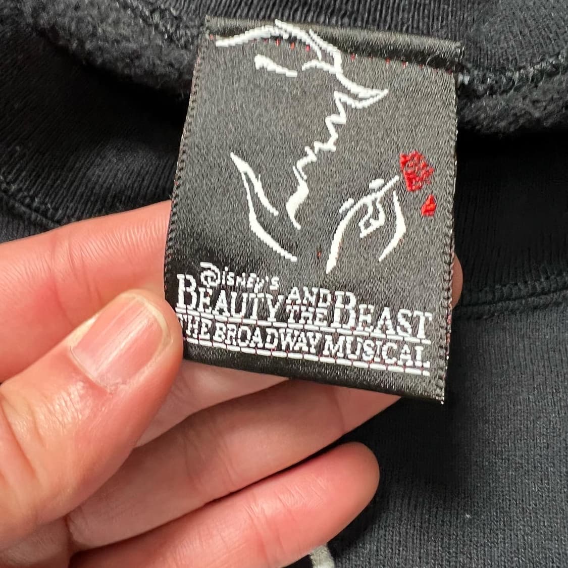 90’s 디즈니 미녀와야수 뮤지컬 투어 스웻셔츠 상품이미지6