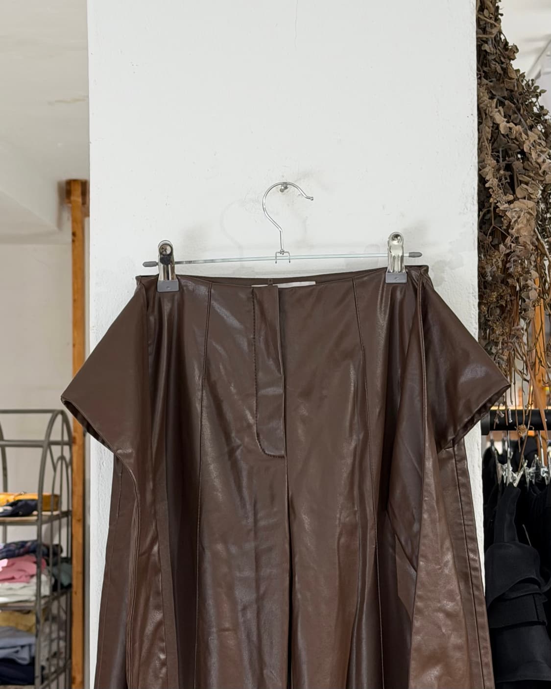 알렉산드르 아흐하카츠시빌리 브라운 fw20 레더 랩스타일 팬츠 상품이미지2