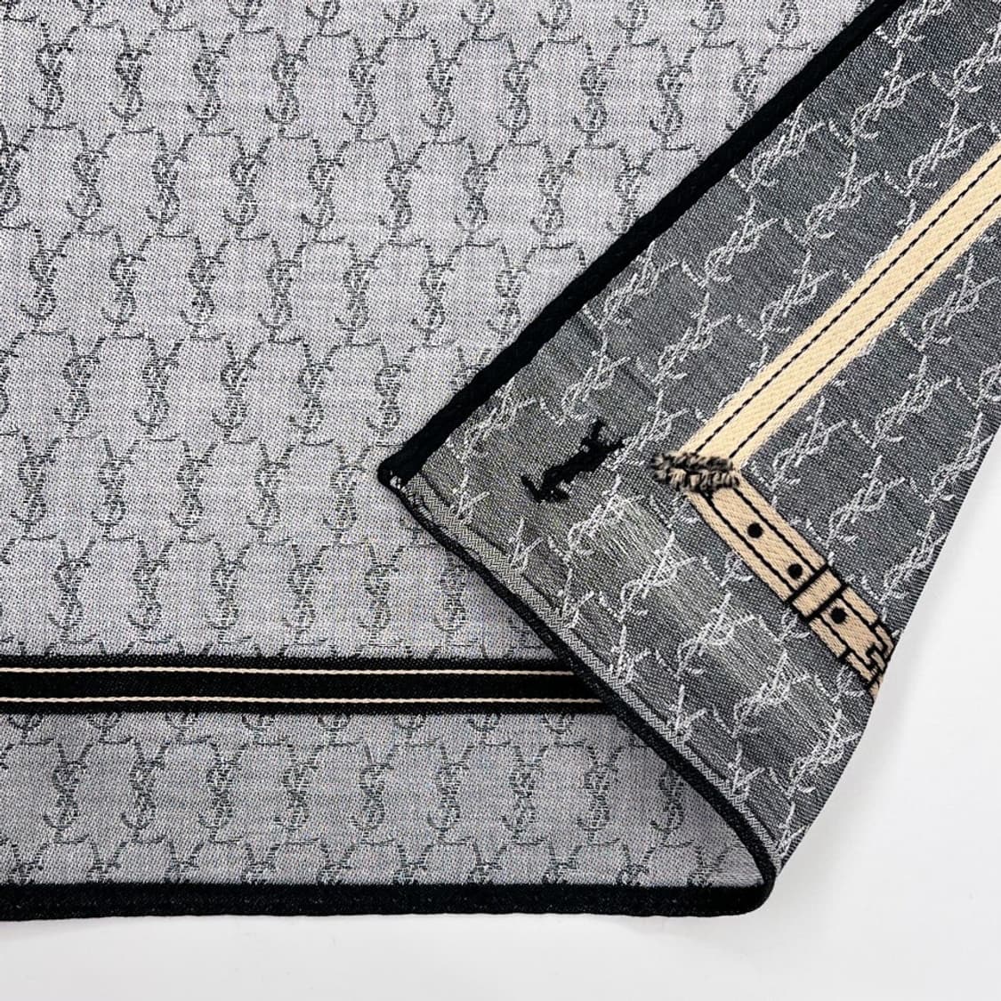 (새상품) ysl / 입생로랑 쁘띠스카프 손수건 상품이미지4