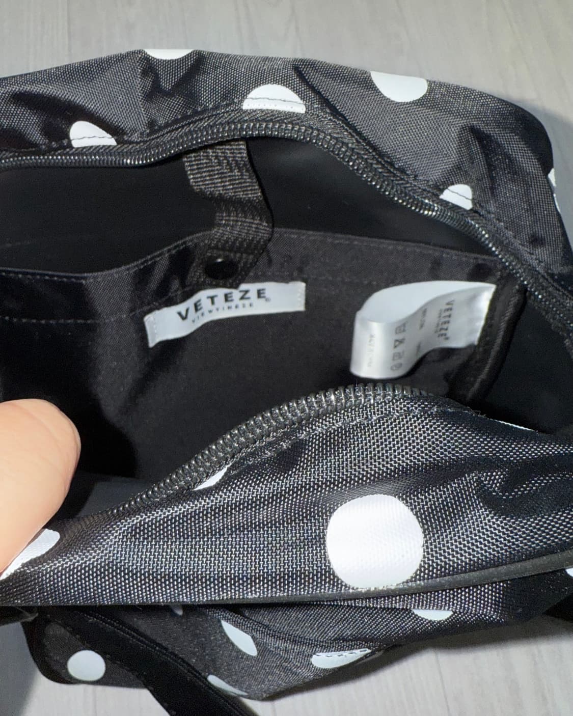 에이프릴에잇X베테제 도트 미니 크로스백 상품이미지4