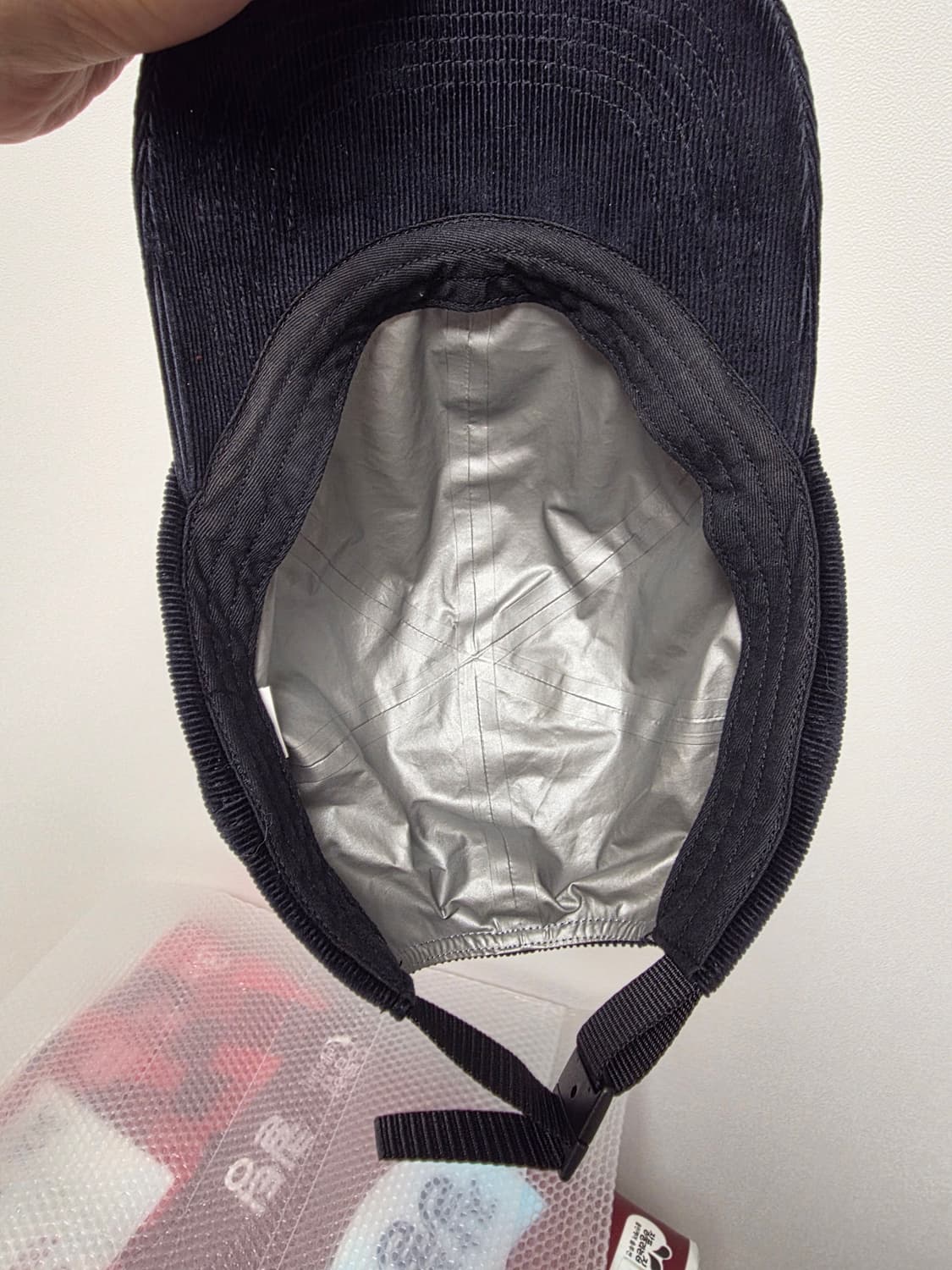 슈프림 고어텍스 코듀로이 클래식 로고 6-패널 캡 블랙 - 21FW 상품이미지4