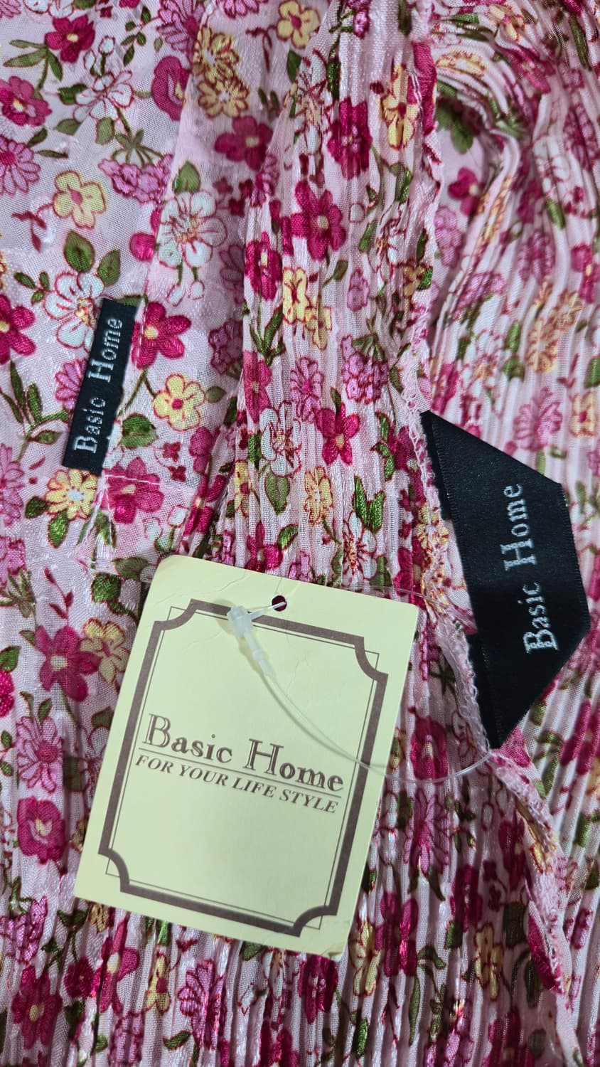 베이직홈 잔꽃 플리츠 원피스 핑크 브이넥 M-L

 상품이미지7