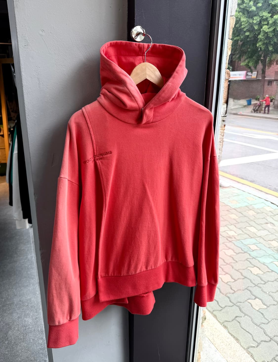 48/ 우영미 비대칭 절개 후드티 상품이미지3