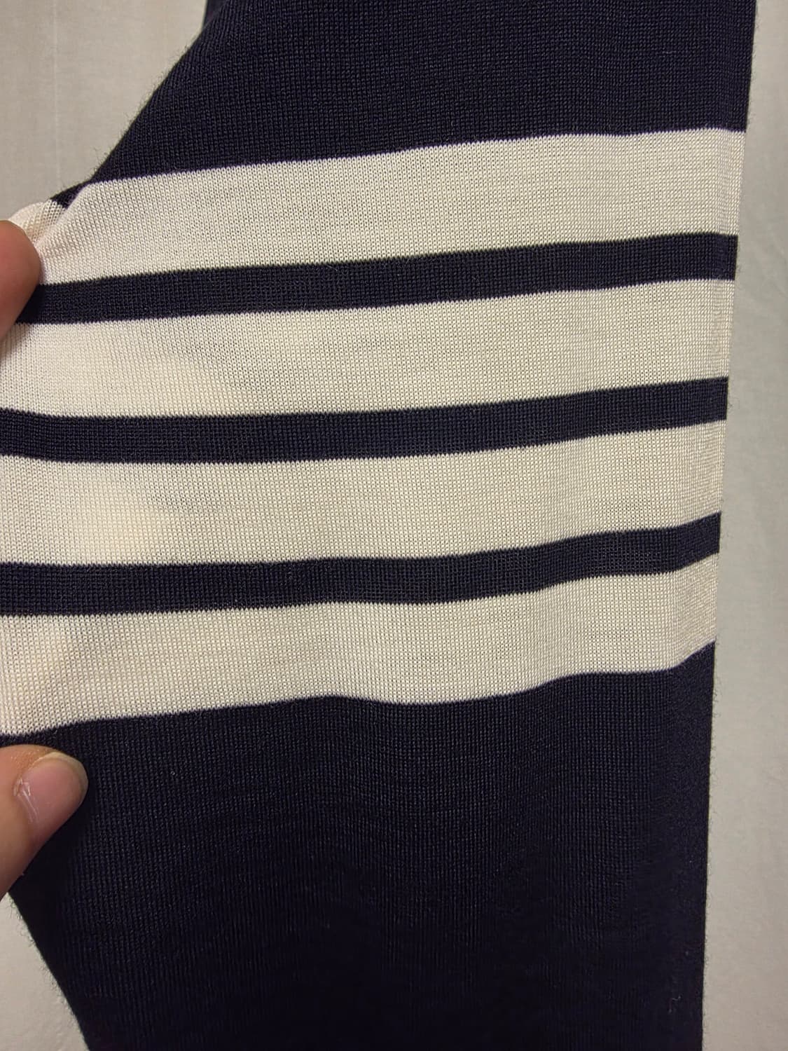 [ 25 / 5size ] 톰브라운 메리노울 사선완장 가디건 네이비 상품이미지2