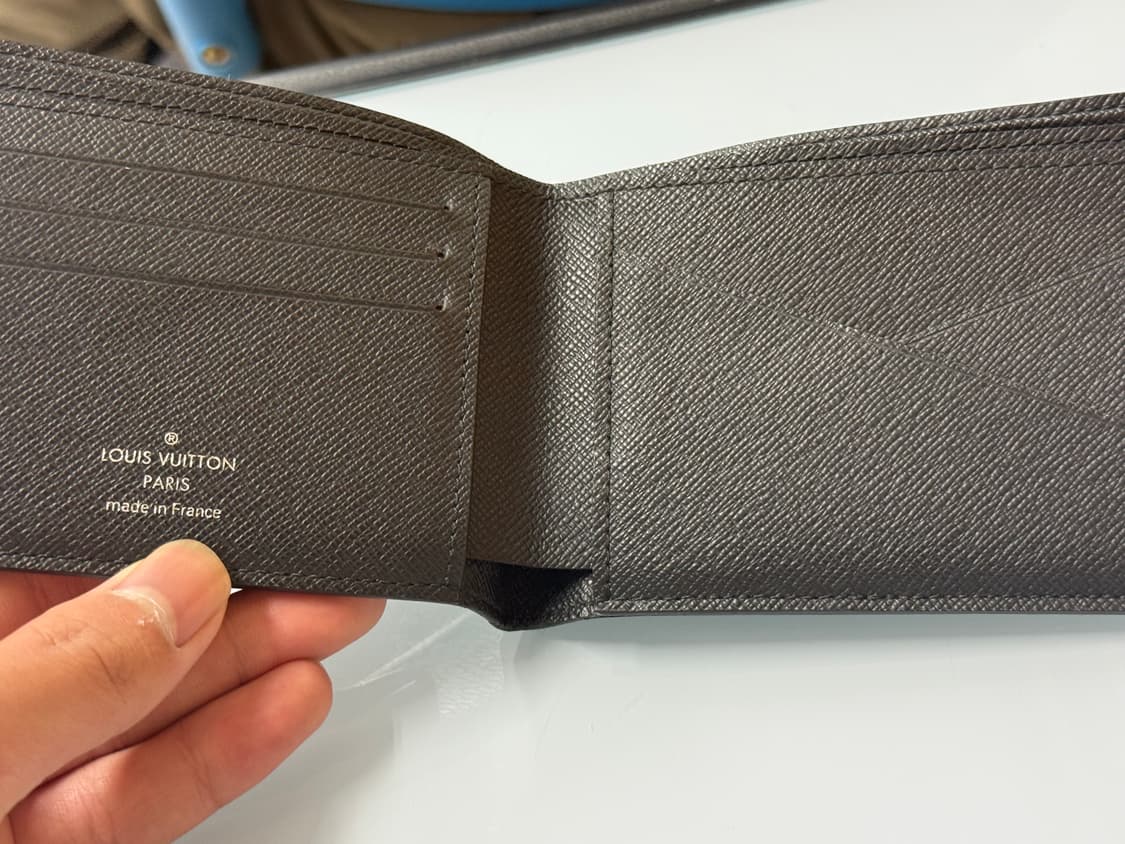 루이비통 타이가반지갑  상품이미지4