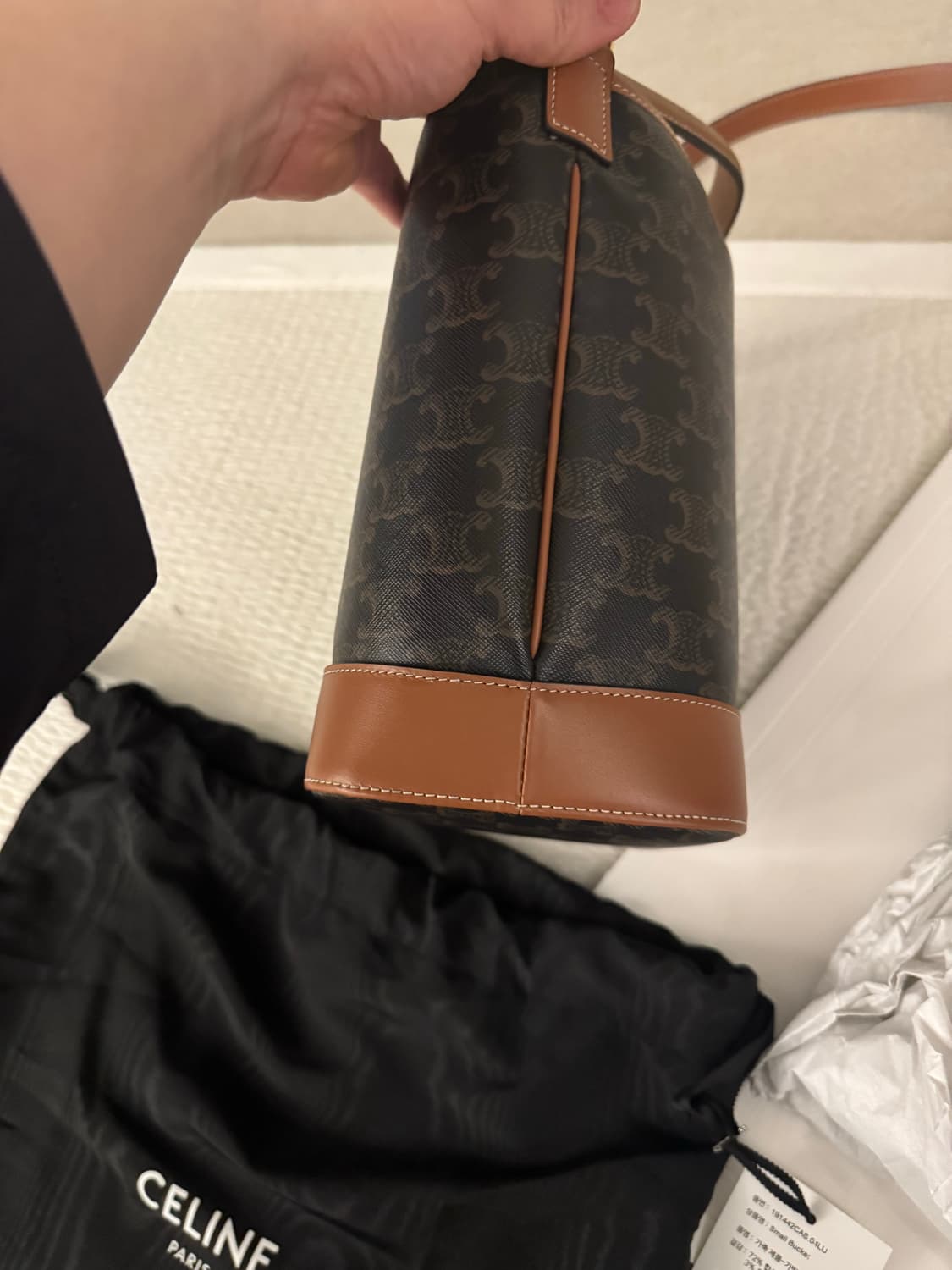 셀린느 버킷백 스몰 민트급 상품이미지3