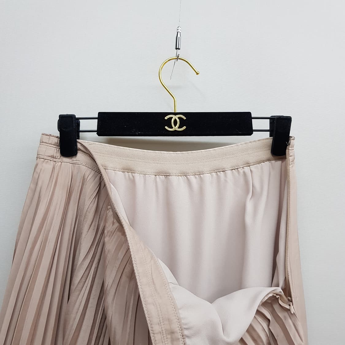 한섬 타임 2021 새틴 플리츠플리즈 스커트 67-98사이즈 상품이미지2