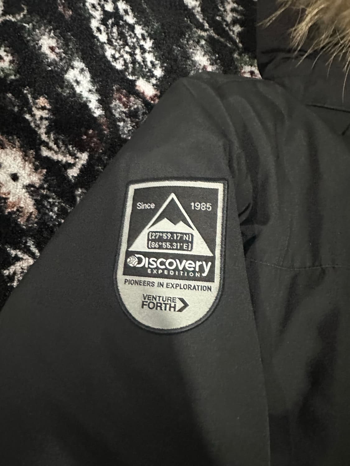 디스커버리 익스페디션 벤처포스 후드 구스다운 패딩 상품이미지2