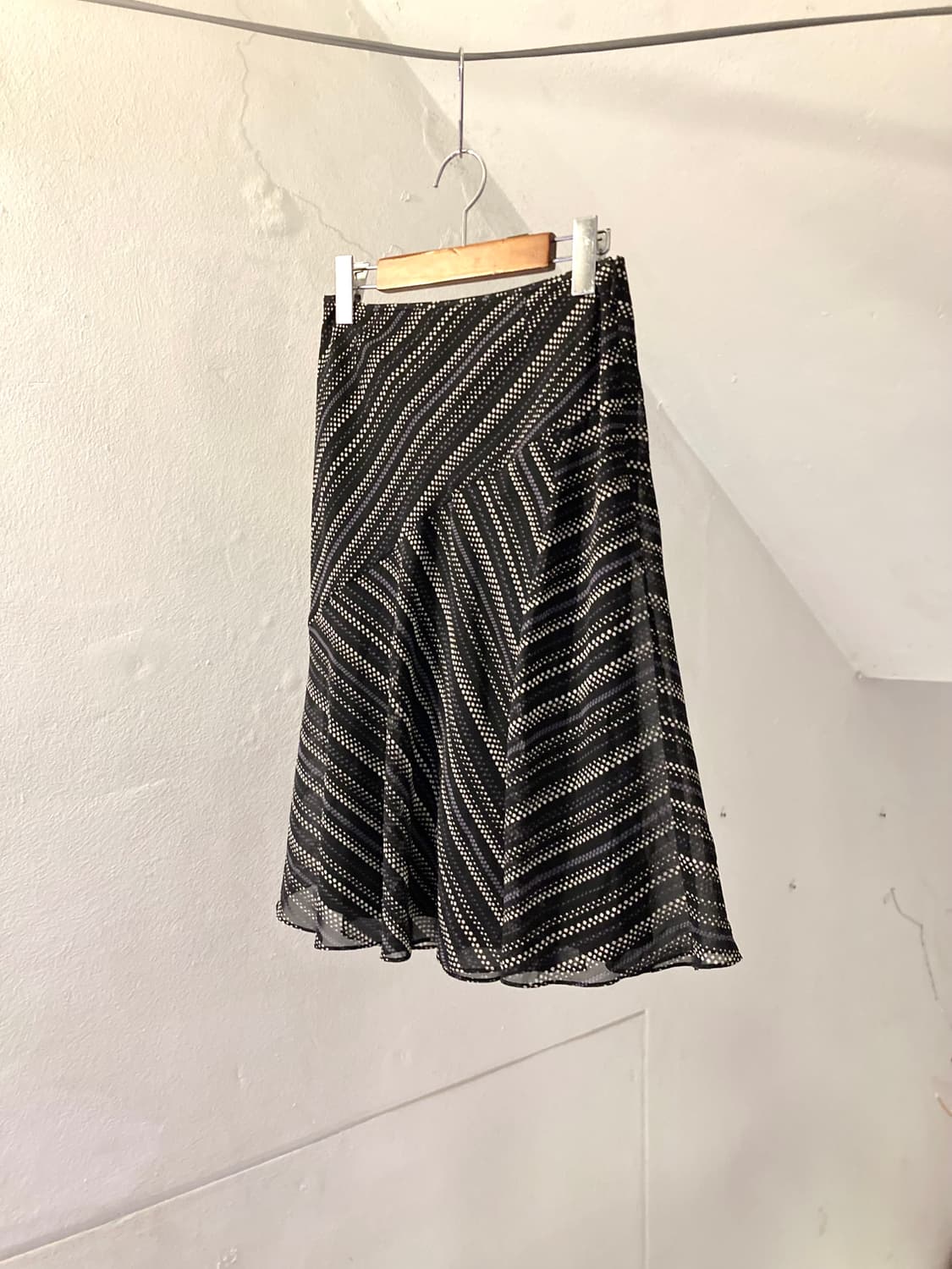 y2k 도트 미디 플레어 스커트 상품이미지4