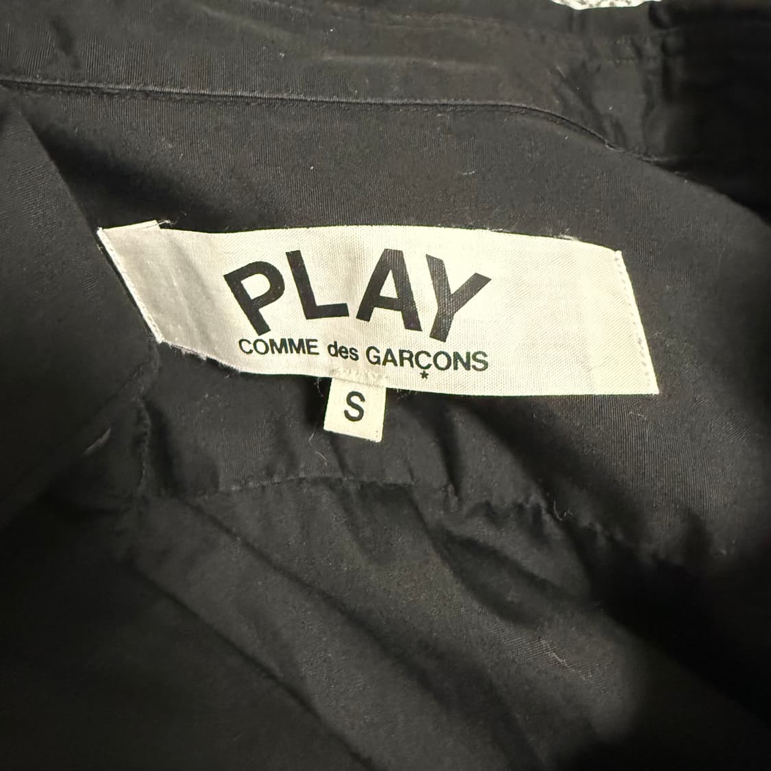 꼼데가르송 블랙 레드 와펜 긴팔셔츠 S  AZ-B002 상품이미지4