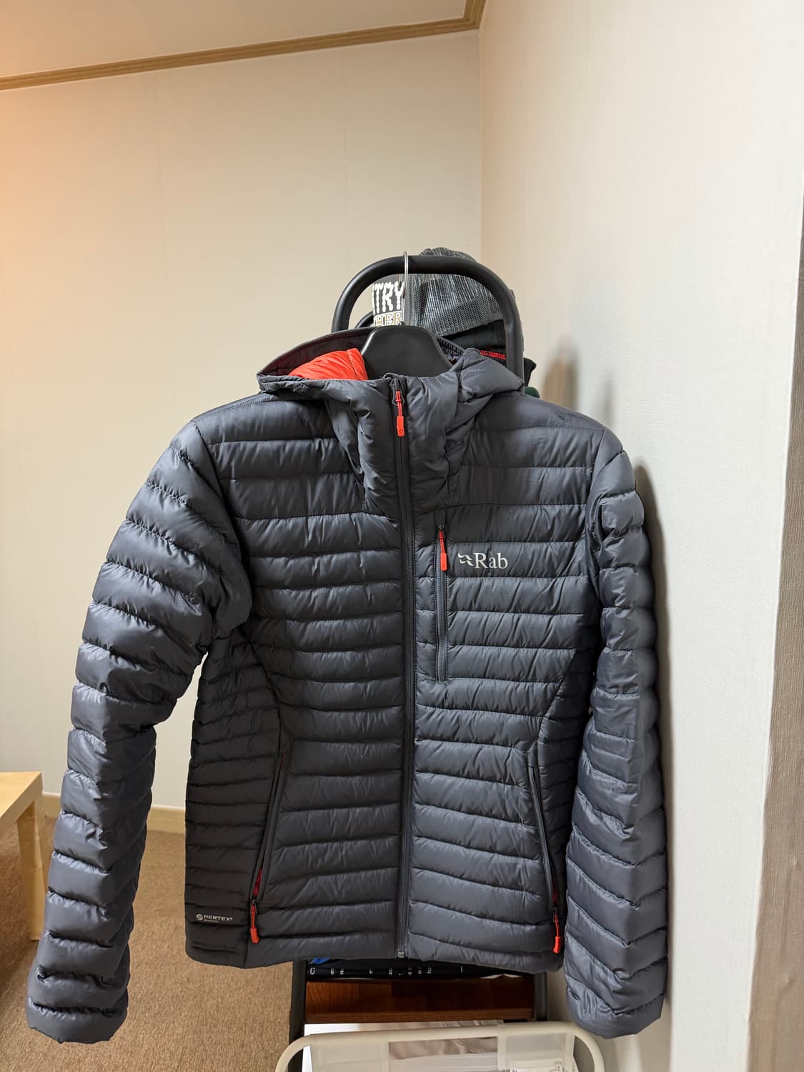 Rab 마이크로라이트 경량패딩 그래핀 S 상품이미지2