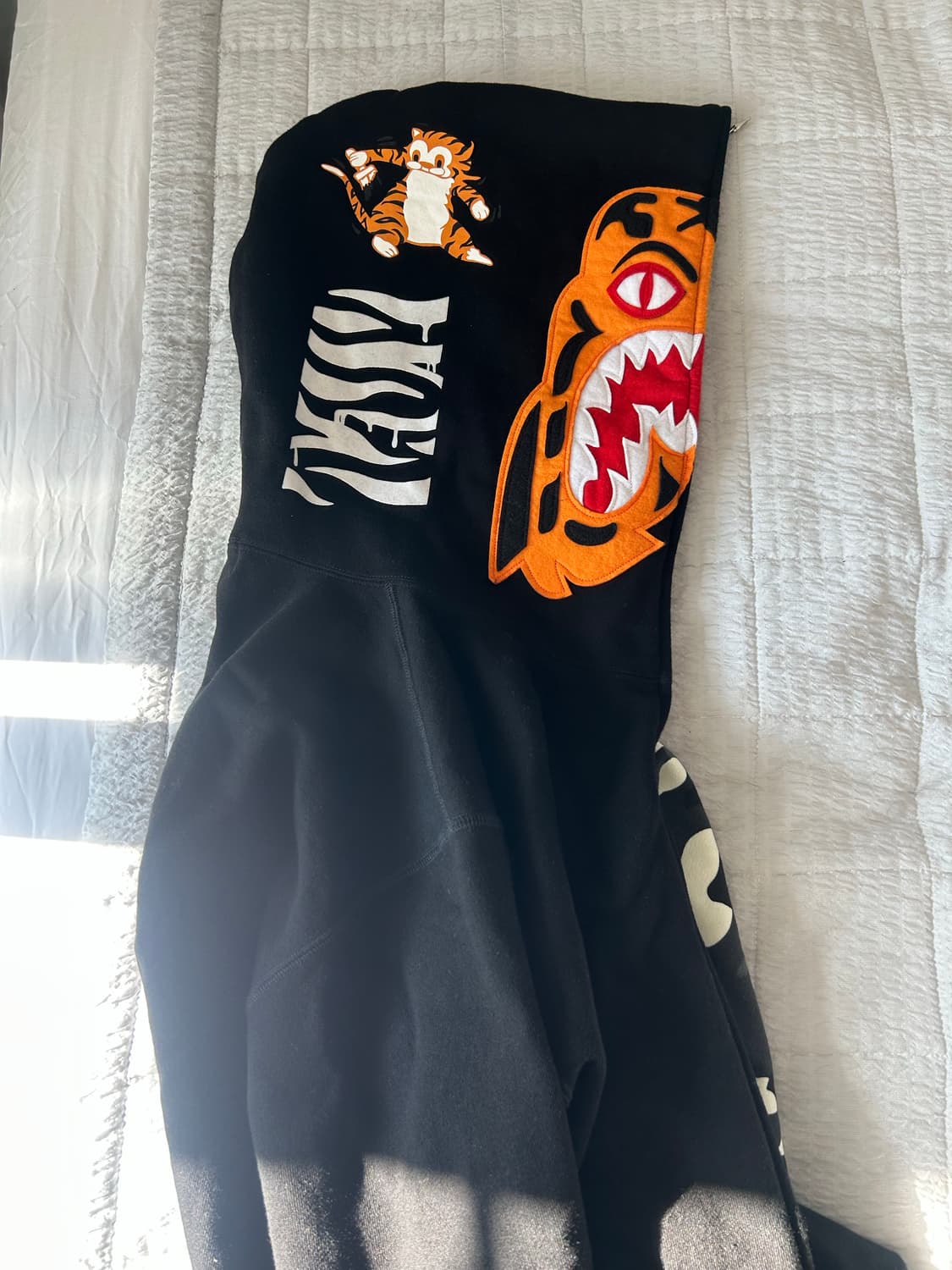 베이프 시티 카모  타이거 샤크 풀후드집업(글로우) 상품이미지2